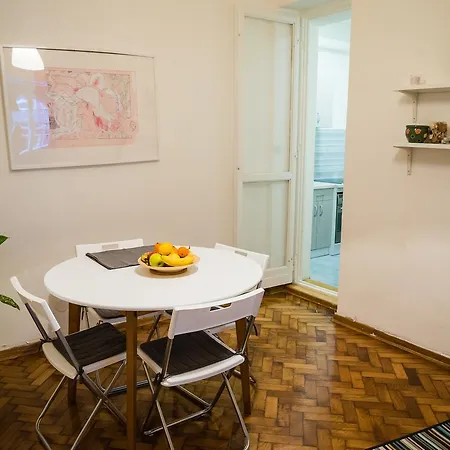 Ana Center Apartment *